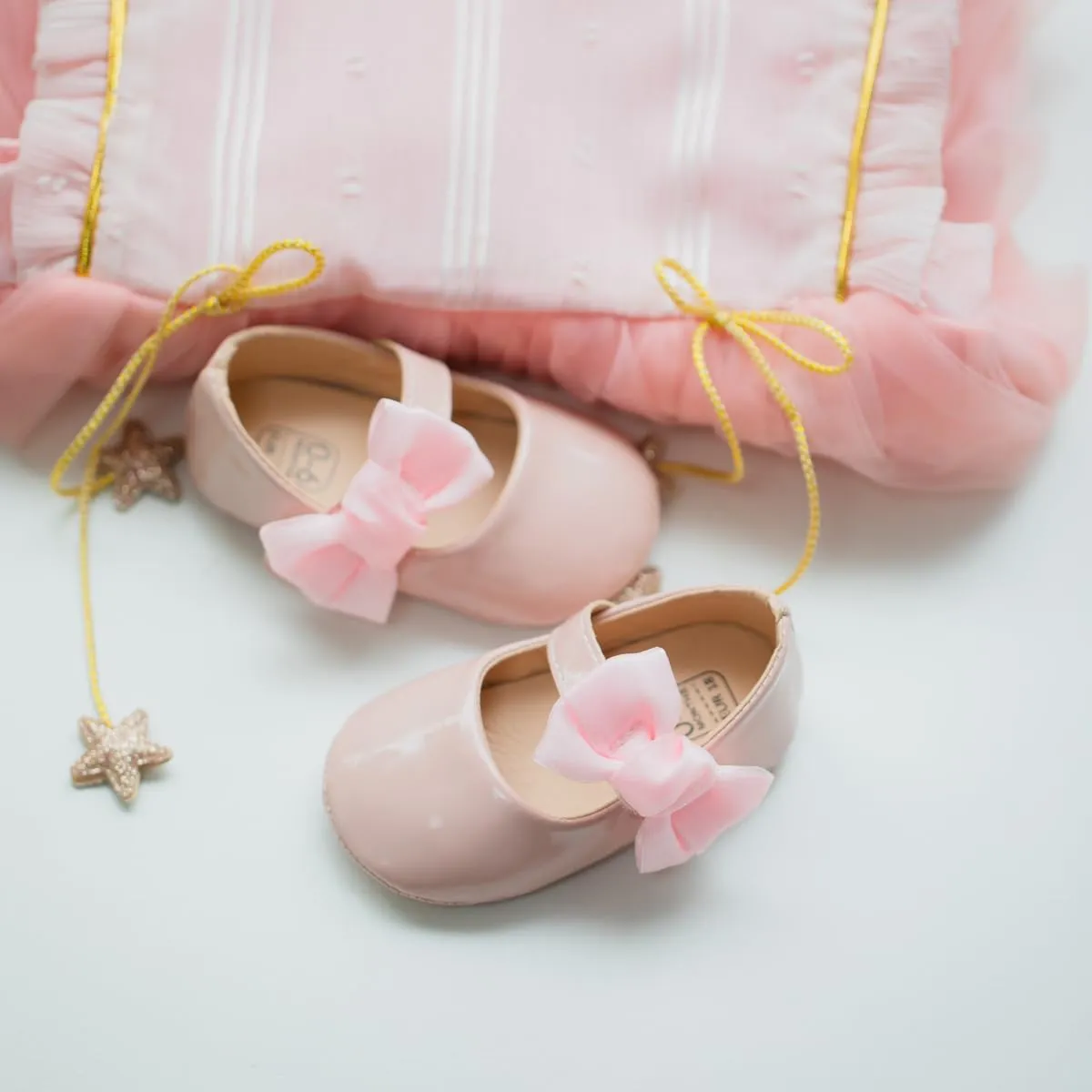 Baby Mary Jane Flats for Girls with Bowknot Cotton Anti Skid Sole Infant First Walker Princess Dress Crib Wedding Shoes