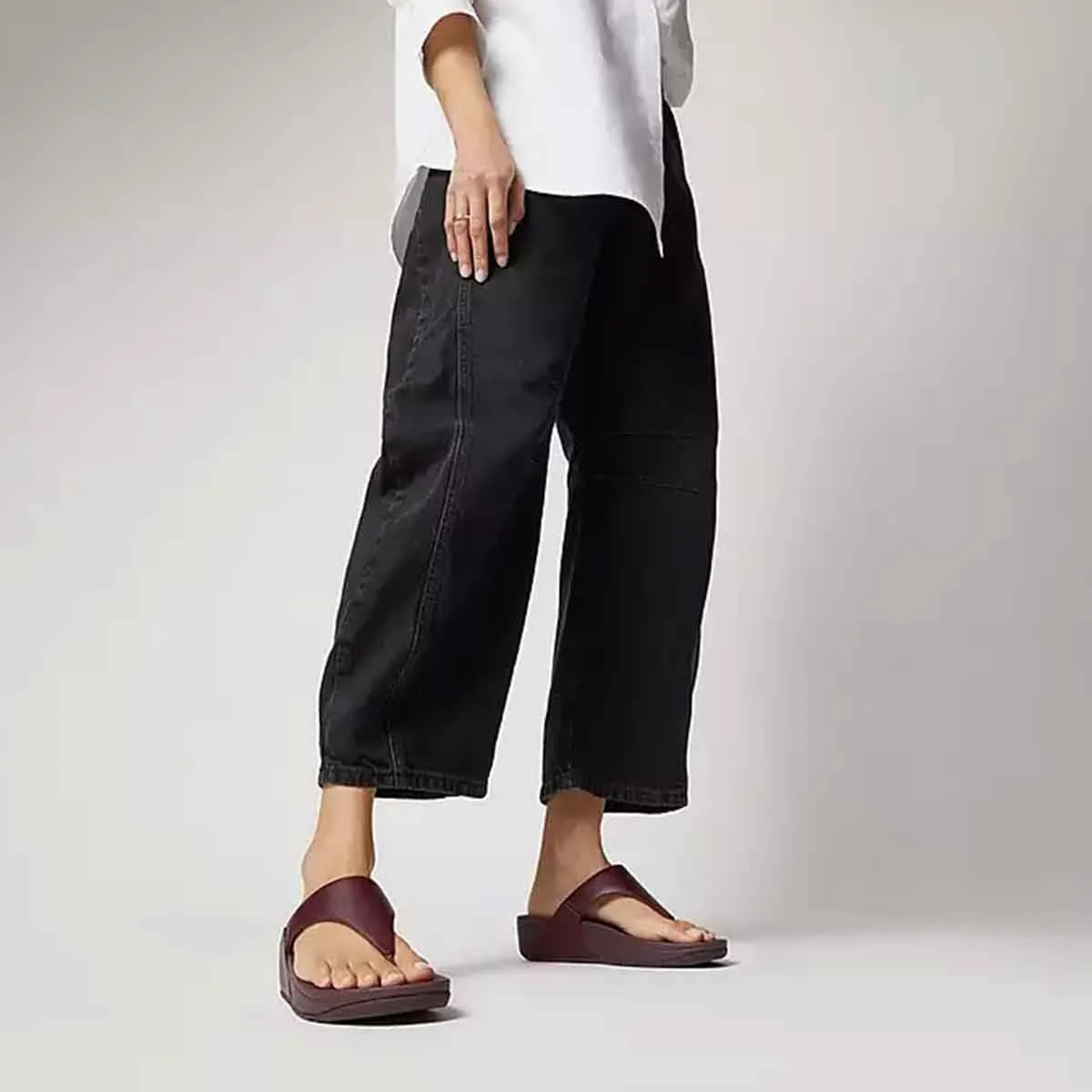 FitFlop Women's Lulu Leather Toe-Post Sandals Wedge