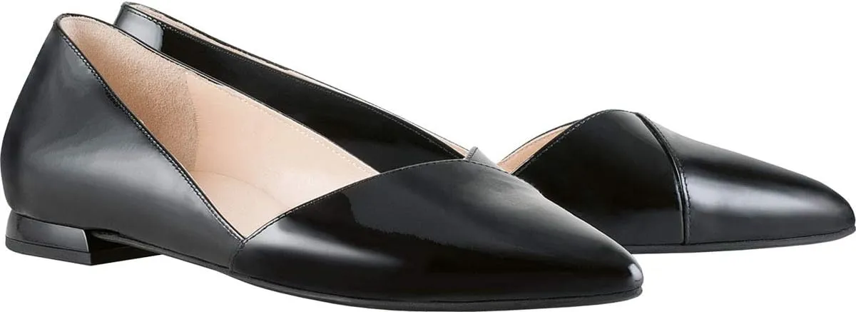 HÖGL Women's Closed Toe Ballet Flats