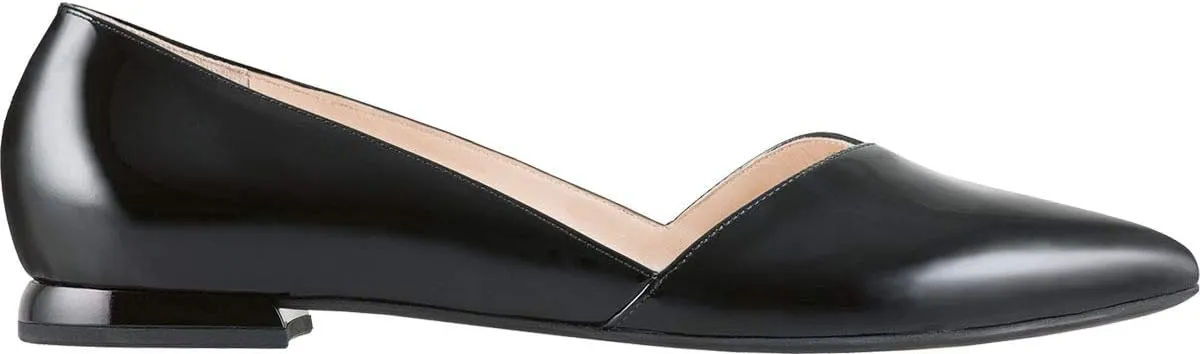 HÖGL Women's Closed Toe Ballet Flats