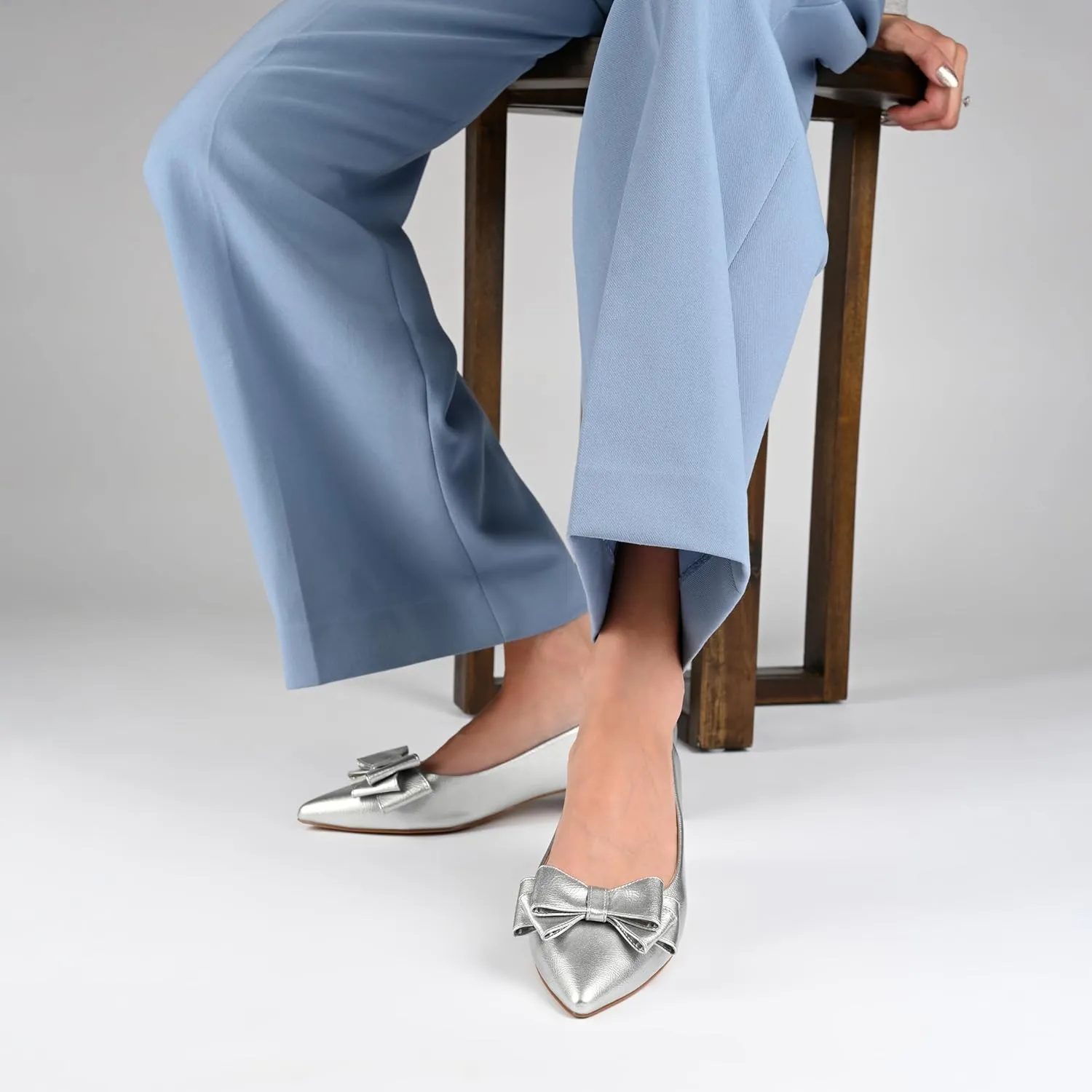 Journee Collection Womens Ophelia Bow Flat Shoes