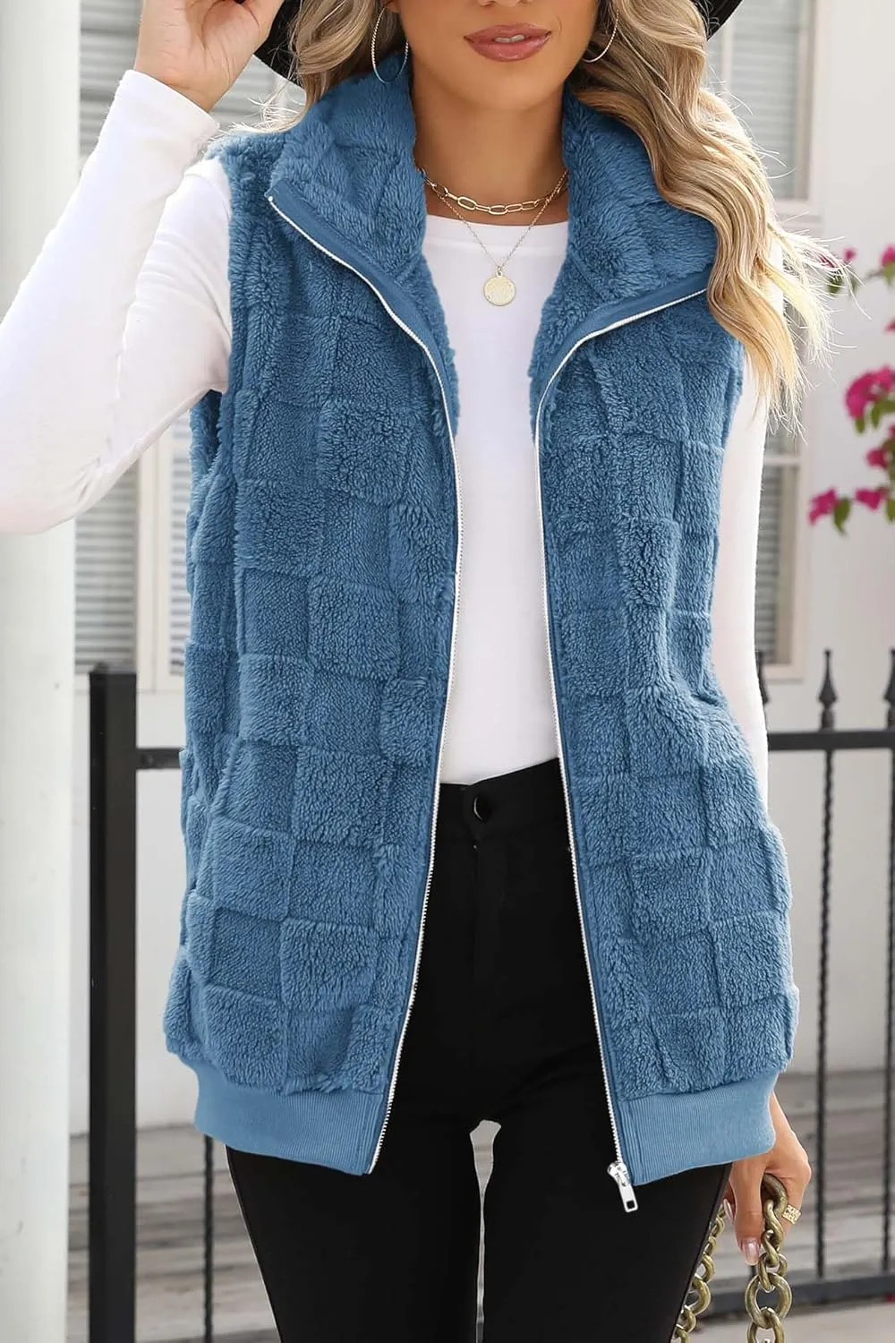 ReachMe Womens Fuzzy Fleece Vest Sleeveless Sherpa Jacket with Pockets Warm Fluffy Zip Up Outerwear Coats