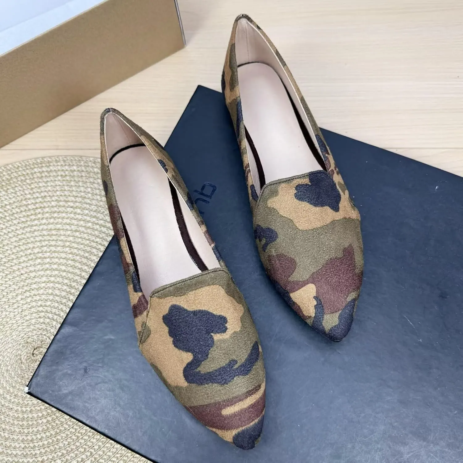 WENJIAZHIZHI Ballet Flats for Women Comfortable Women's Flats Memory Foam Slip on Pointed Toe Flats Shoes Women Solid