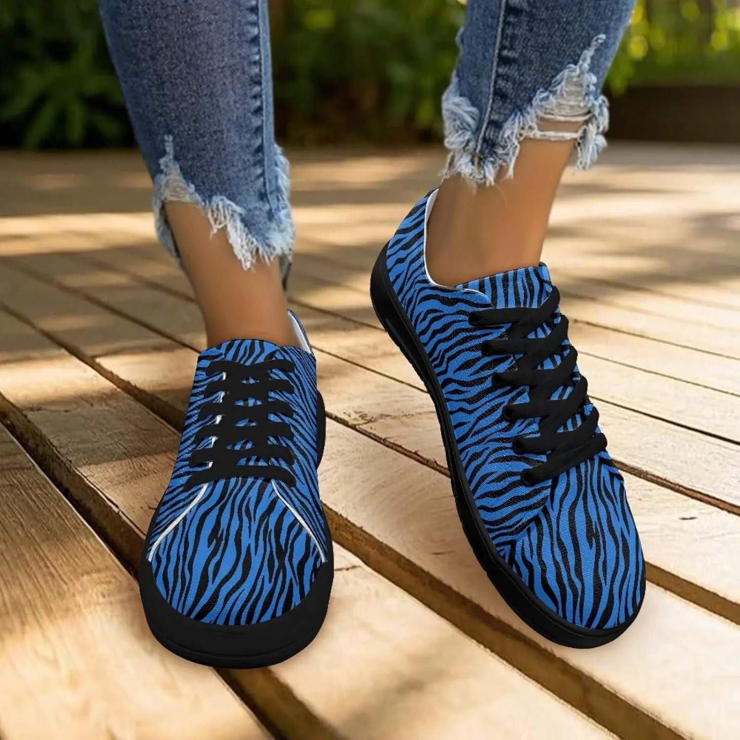 Women's Casual Canvas Sneakers Comfortable Low Top Walking Shoes Classic Lightweight Tennis Shoes Fashion Sneakers