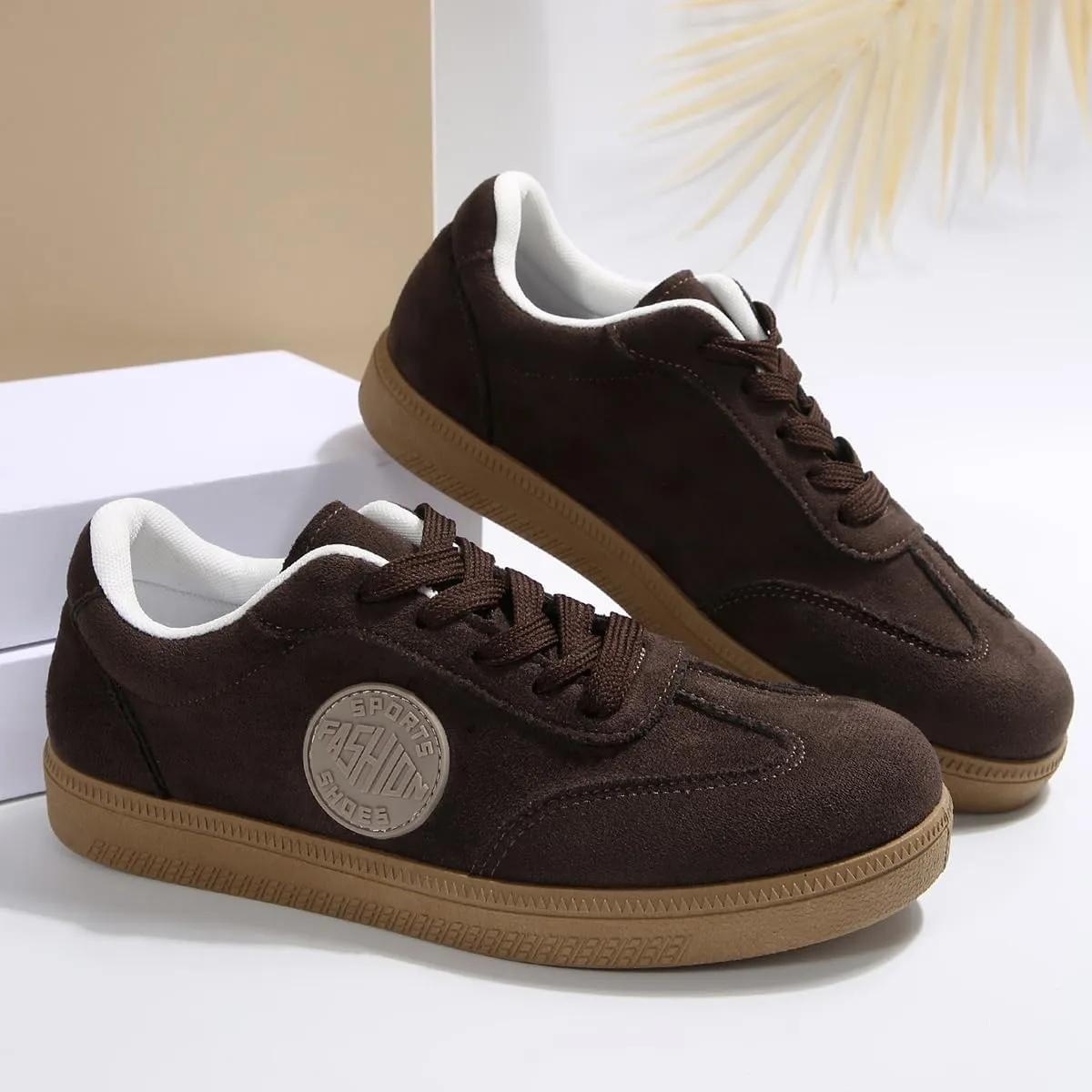 Women’s Retro Casual Sneakers – Faux Suede Fashion Skate Shoes with Rubber Sole, Lace-Up Design, and Street Style Look – Comfortable Everyday Walking Trainers for Travel, Campus & City Wear