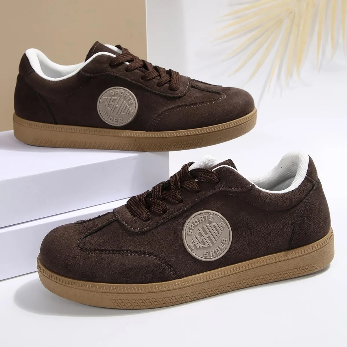 Women’s Retro Casual Sneakers – Faux Suede Fashion Skate Shoes with Rubber Sole, Lace-Up Design, and Street Style Look – Comfortable Everyday Walking Trainers for Travel, Campus & City Wear