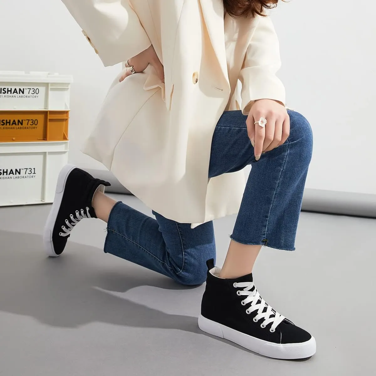 yageyan Womens High Top Canvas Sneakers Fashion Classic Shoes Comfortable White and Black Walking Shoes